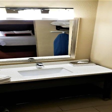 Quality Suites Nashville Airport Экстерьер фото