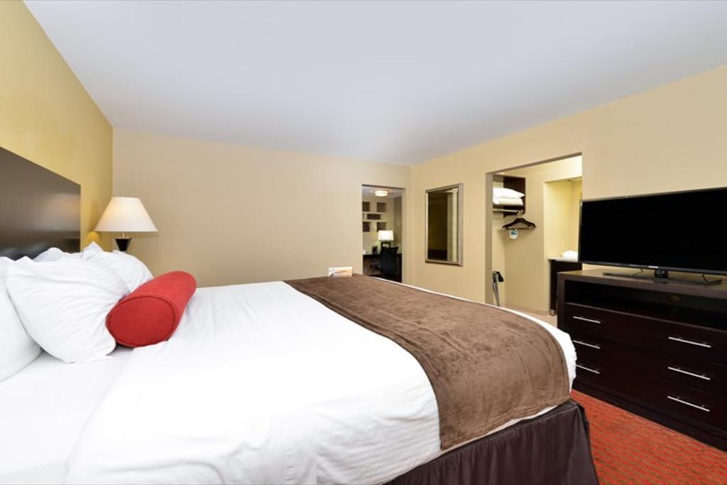 Quality Suites Nashville Airport Экстерьер фото