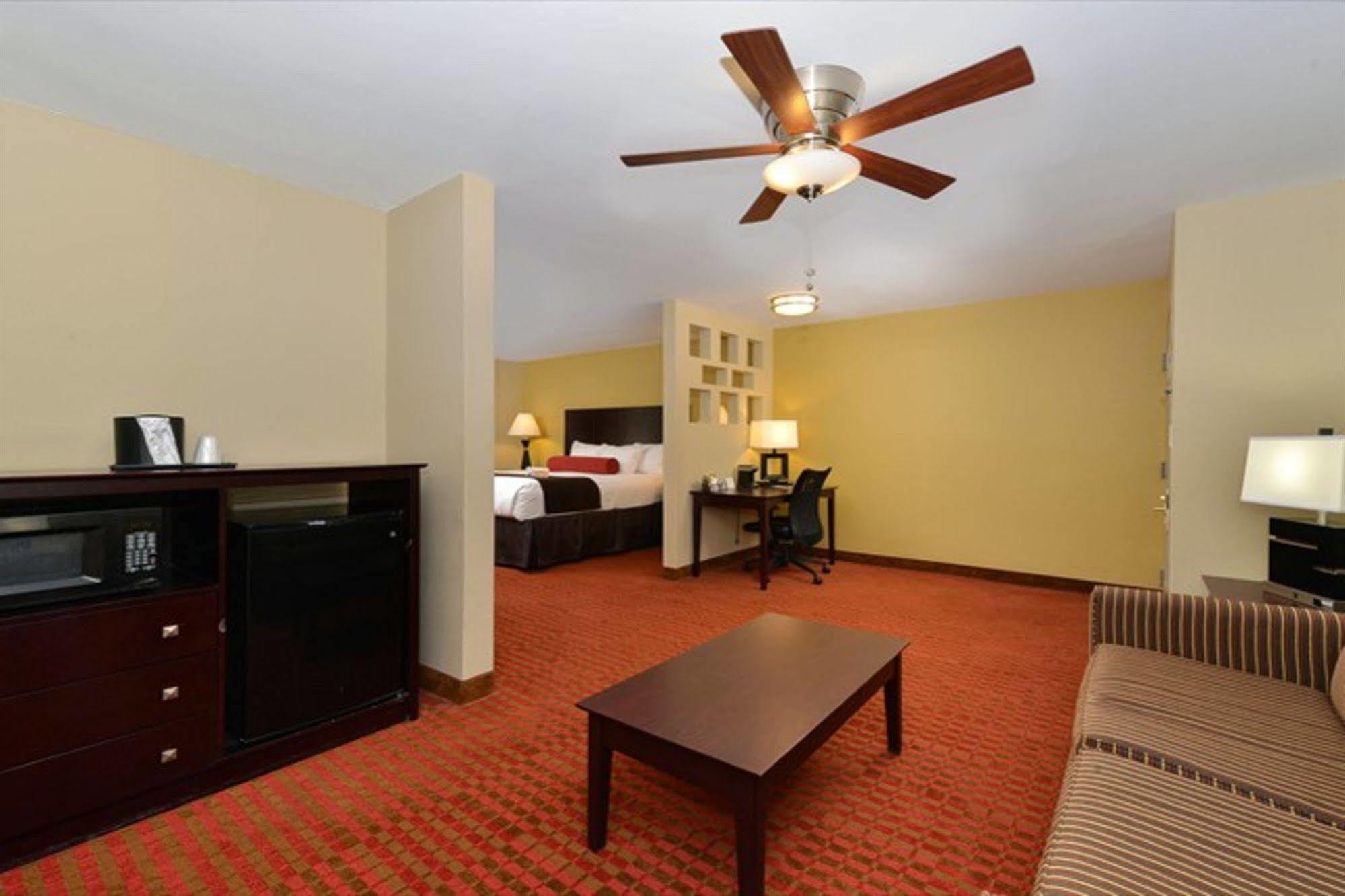 Quality Suites Nashville Airport Экстерьер фото
